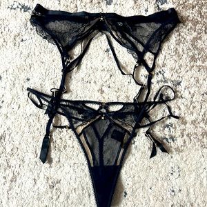 Emma discontinued Set ❤️